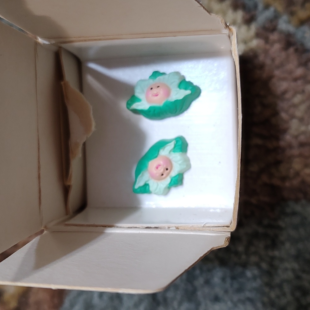 Avon kids cabbage patch kids pierced earrings 1994 - Picture 3 of 5
